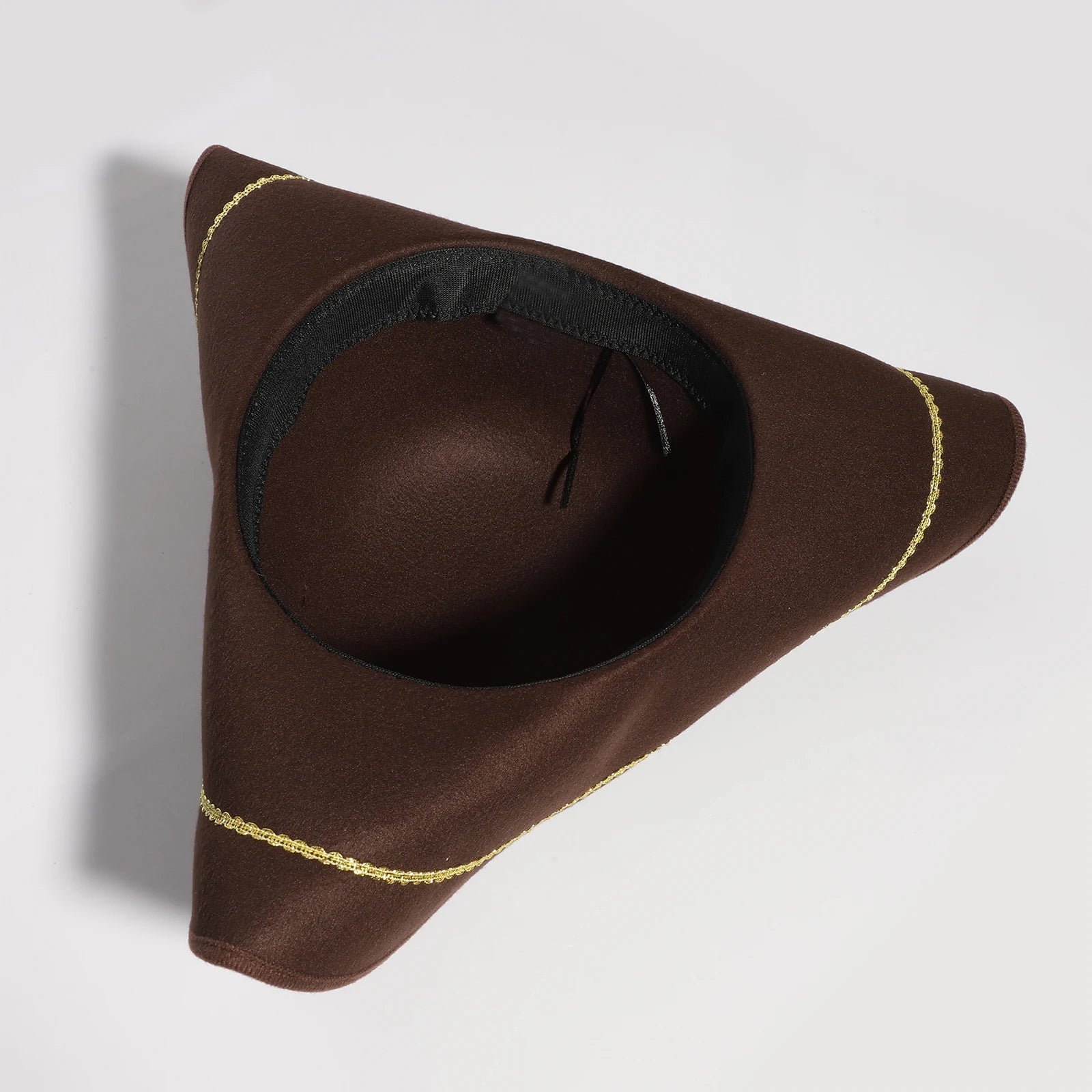 Chapeau de pirate tricorne marron et doré