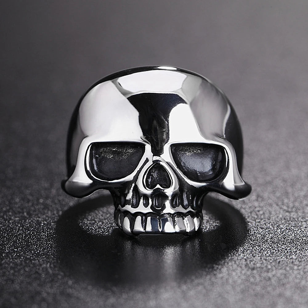 Bague Pirate Crâne Chromé en Acier Inoxydable Argenté Brillant face - Trésors de Pirate