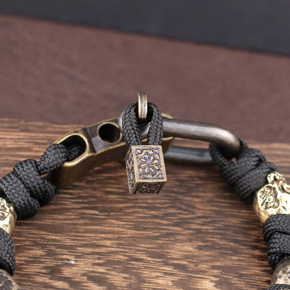 The Skull Army Paracord Bracelet Mens Vintage Skeleton Paracord Woven Bracelet Gothic Adjustable Braided Handstring Jewelry Gift Trésors de Pirate